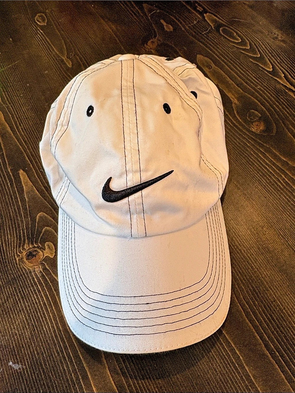 Nike Classic Swoosh Baseball Cap White & Black nwot